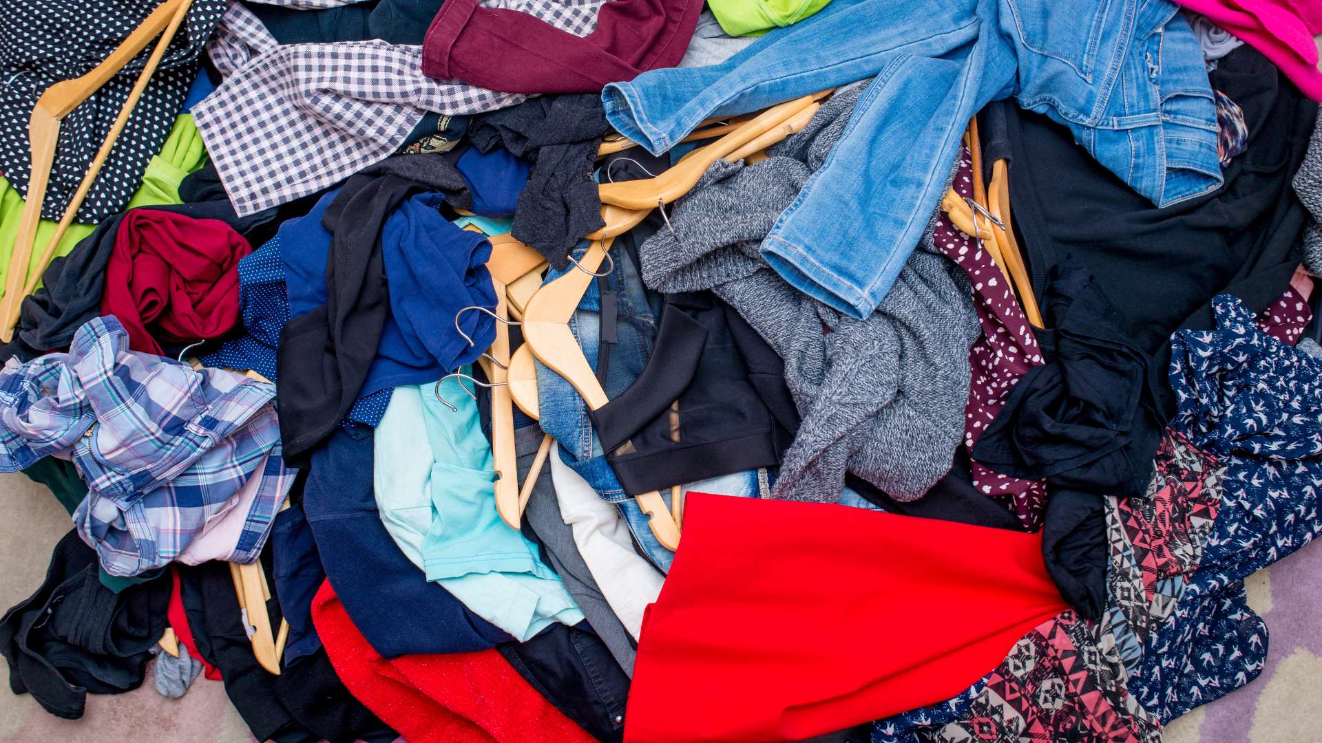 Klädtillverkare ska betala för avfallet – nytt EU-beslut